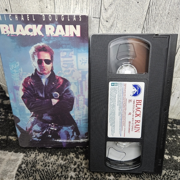 Black Rain VHS Michael Douglas thriller Paramount Pictures Andy Garcia 1989 - Picture 5 of 11